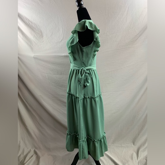 Green Butterfly Sleeve Ruffle Hem Belted Dress - Picture 7 of 8